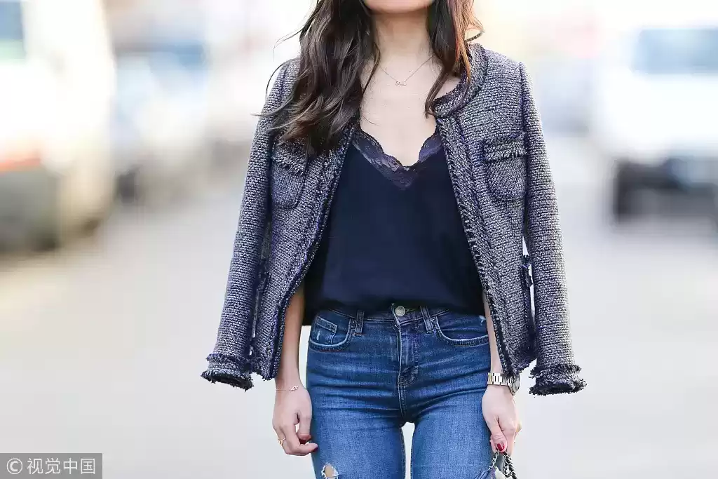 肩宽女生穿搭全指南：巧妙扬长避短塑造完美比例