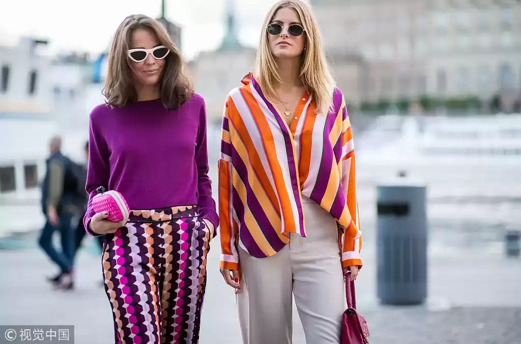 肩宽女生穿搭全指南：巧妙扬长避短塑造完美比例