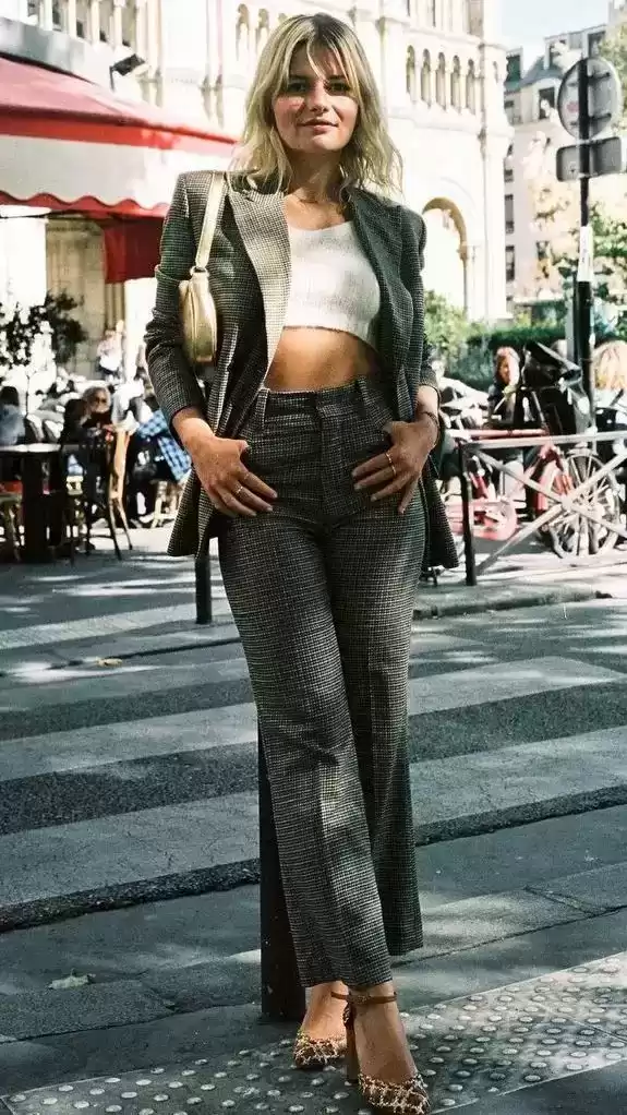 梨形身材穿衣搭配图 梨形身材的搭配方式，速来码住