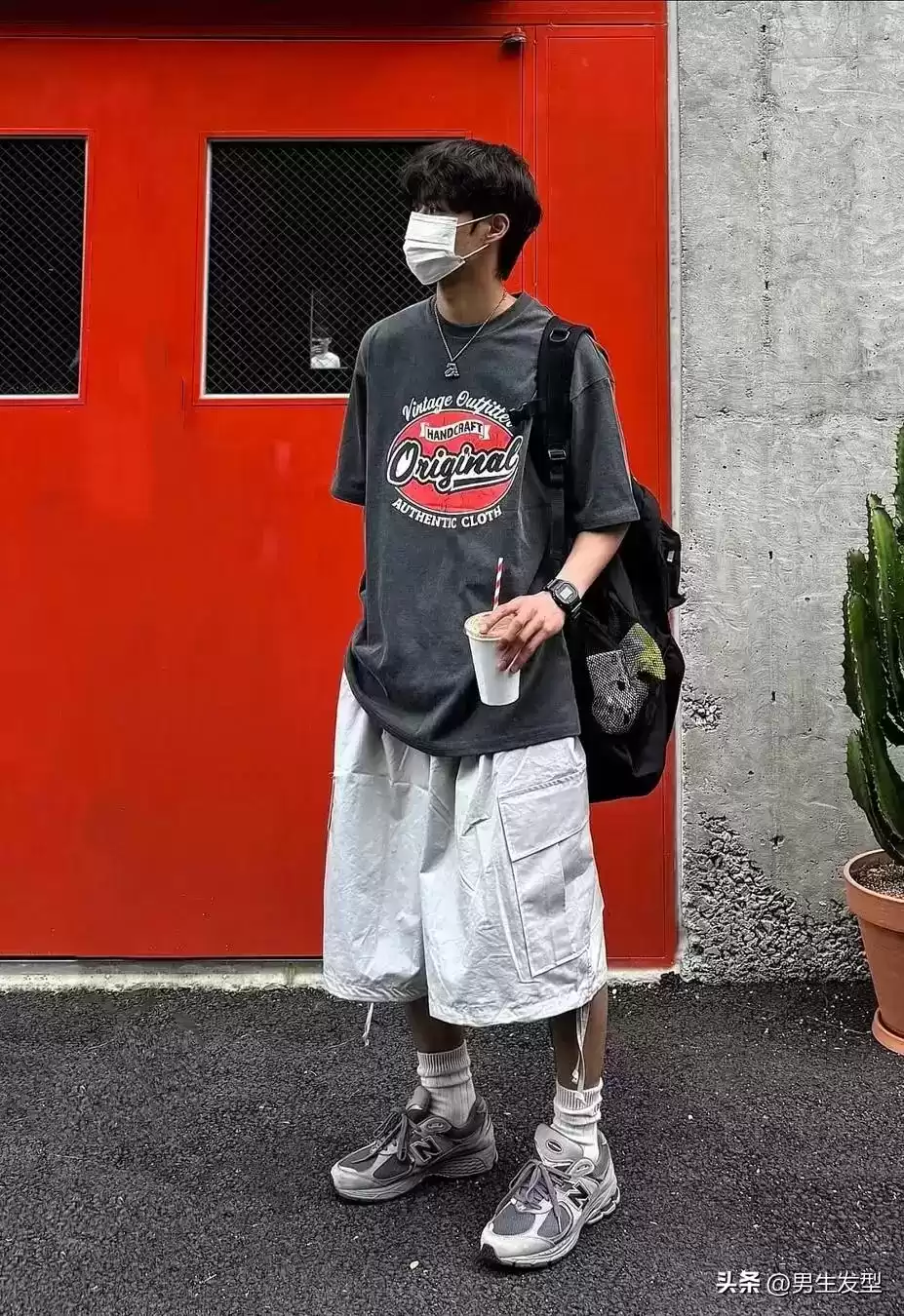 2025年男士松弛感穿搭风潮:3套清新简约搭配,轻松穿出帅气范儿 2025年男士松弛感穿搭风潮:3套清新简约搭配,轻松穿出帅气范儿