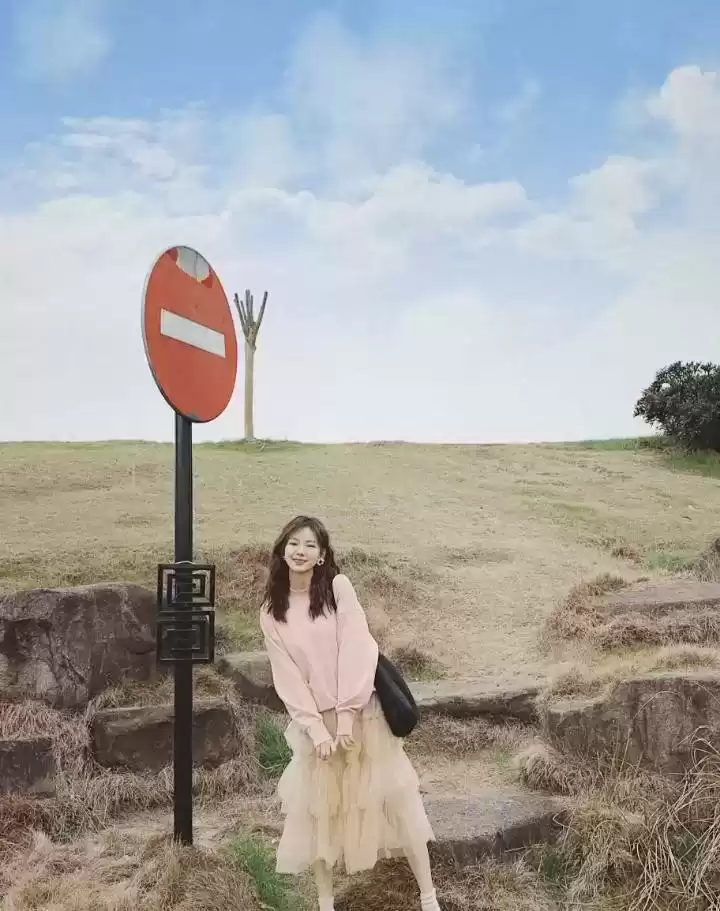 气质穿衣搭配 越有气质的女人会穿，穿衣打扮照着这十款穿，洋气百搭又减龄