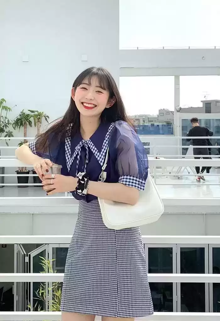 沙漏型身材穿搭全攻略:巧妙平衡术,告别显胖轻松驾驭少女风 沙漏型身材穿搭全攻略:巧妙平衡术,告别显胖轻松驾驭少女风