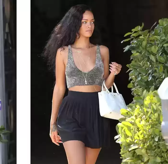 沙漏型身材穿搭全攻略:巧妙平衡术,告别显胖轻松驾驭少女风 沙漏型身材穿搭全攻略:巧妙平衡术,告别显胖轻松驾驭少女风