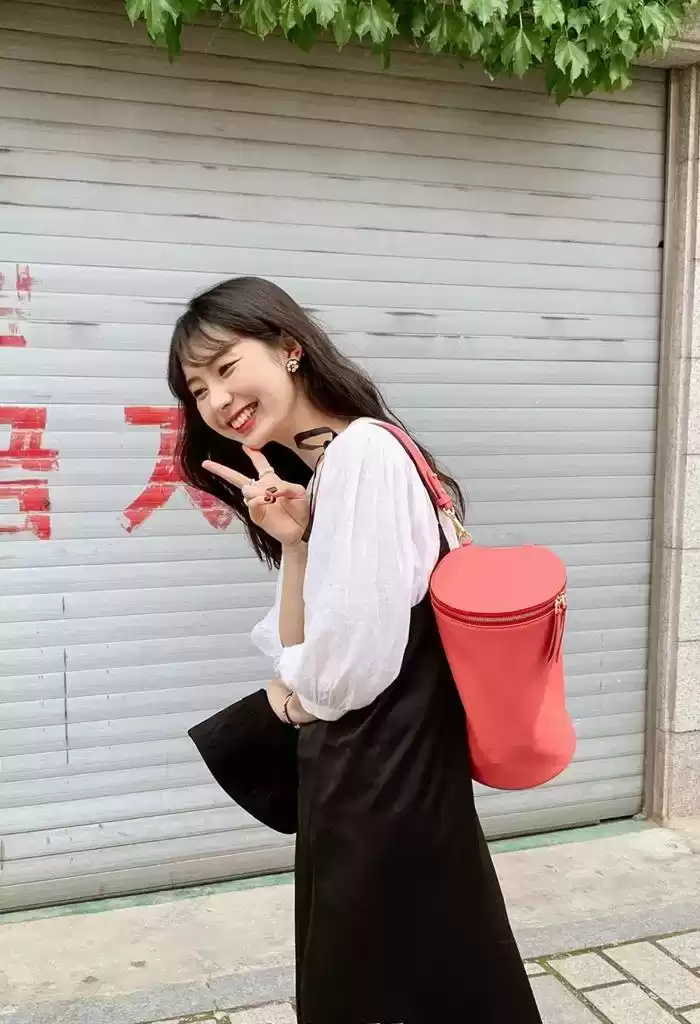 沙漏型身材穿搭全攻略:巧妙平衡术,告别显胖轻松驾驭少女风 沙漏型身材穿搭全攻略:巧妙平衡术,告别显胖轻松驾驭少女风