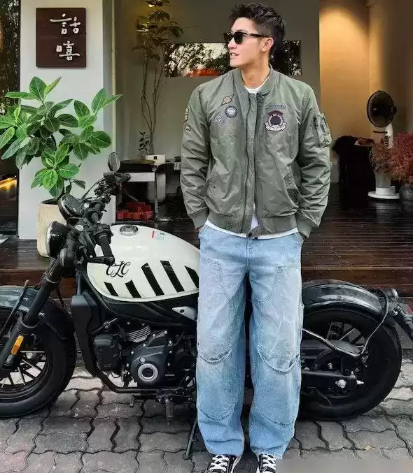 男人时尚穿衣搭配 今年男人“最圈粉”的打扮：上半身穿夹克，下半身配牛仔裤，真酷