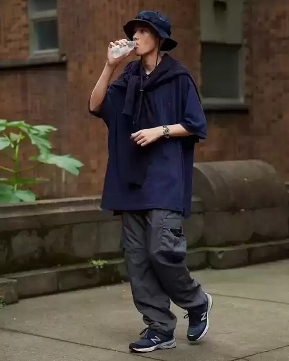 瘦高男生穿搭全攻略：3种服装巧妙搭配，塑形显壮更具男性魅力