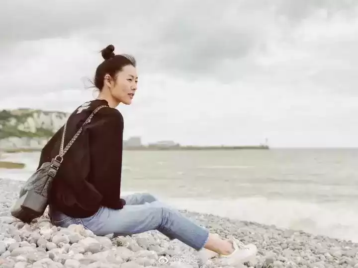 胖女生显瘦穿衣搭配 胖子穿对“鲜艳色”有多美？详细的配色穿搭示范，太让人惊艳