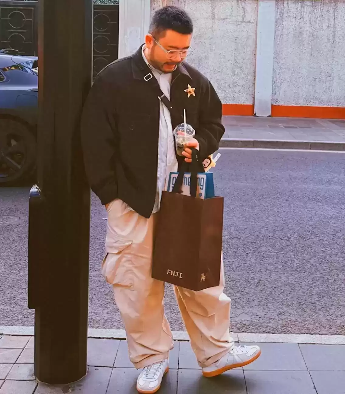 胖男人穿搭秘籍：身材不是障碍，街拍达人示范型格搭配