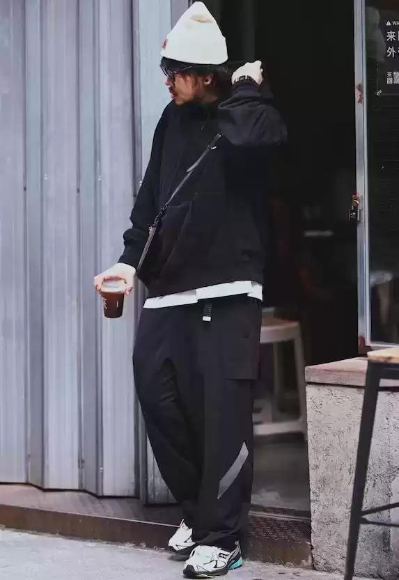 胖男人穿搭秘籍：身材不是障碍，街拍达人示范型格搭配