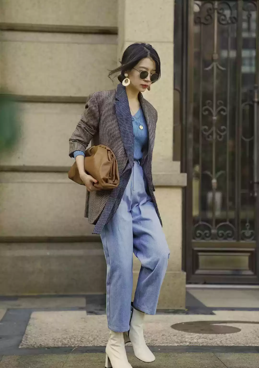 40岁女性气质穿搭指南：4个技巧穿出优雅魅力