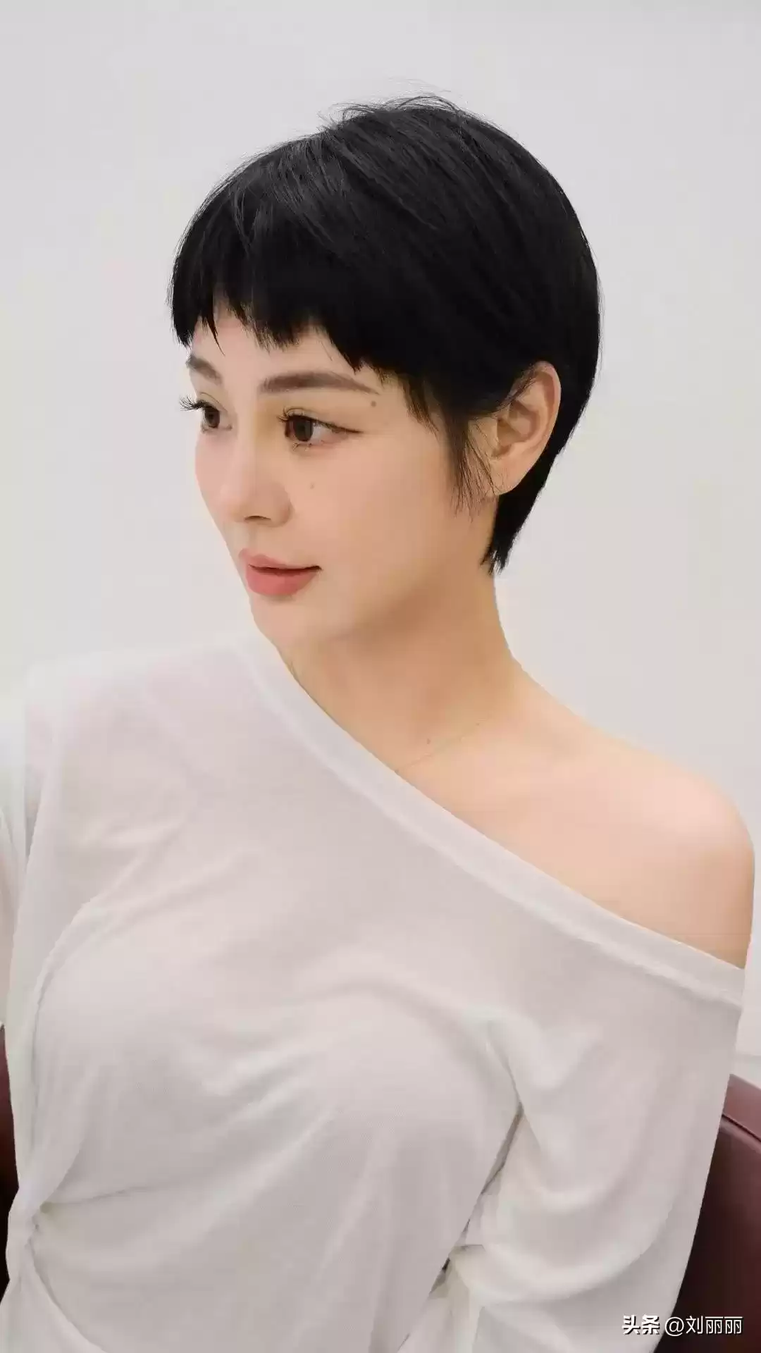 短发的穿衣搭配 别再对短发有偏见！这些造型让你一天被要3次链接