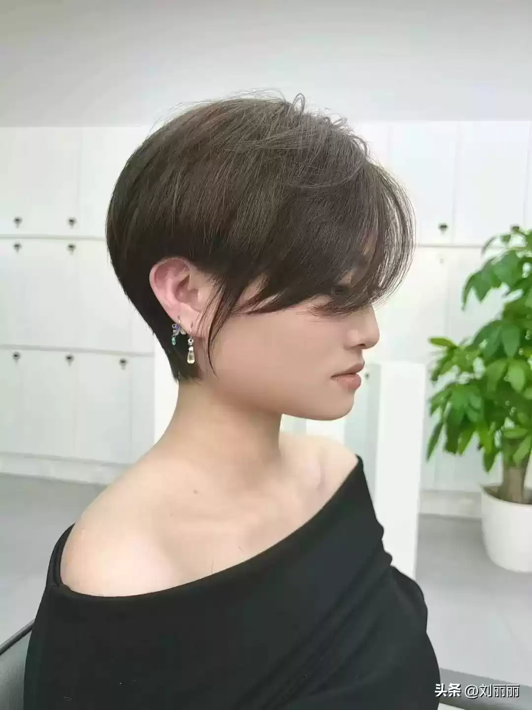 短发的穿衣搭配 别再对短发有偏见！这些造型让你一天被要3次链接