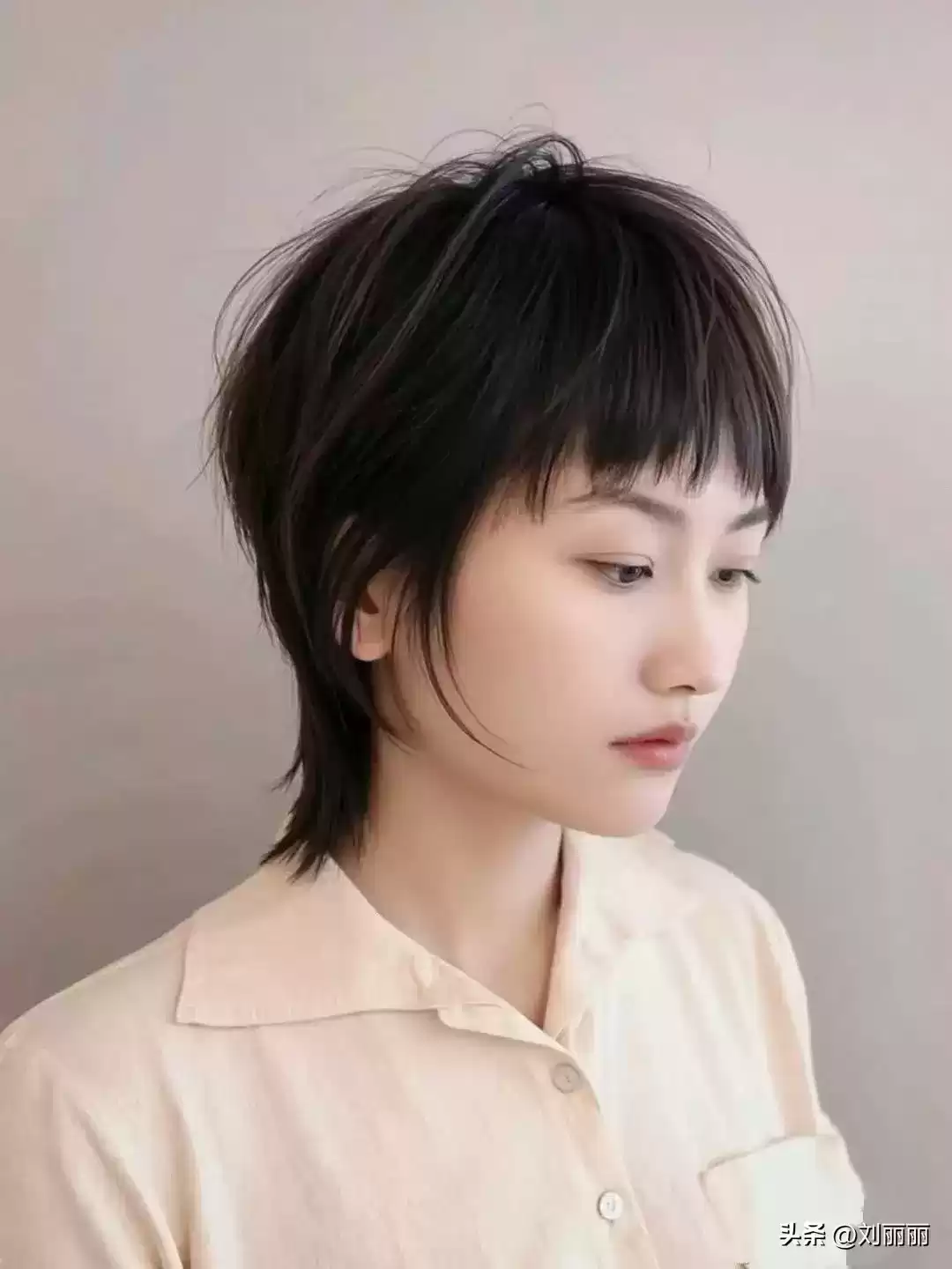 短发的穿衣搭配 别再对短发有偏见！这些造型让你一天被要3次链接