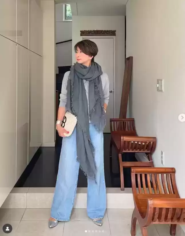 日本女人穿衣搭配 才发现日本主妇穿衣口诀：穿简不穿繁，少穿亮色，简单大方又耐看