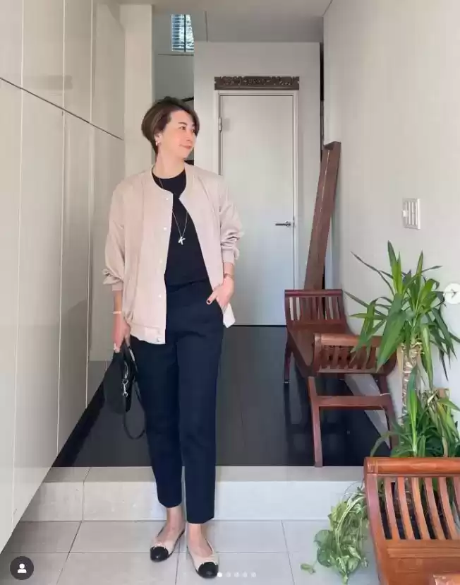 日本女人穿衣搭配 才发现日本主妇穿衣口诀：穿简不穿繁，少穿亮色，简单大方又耐看