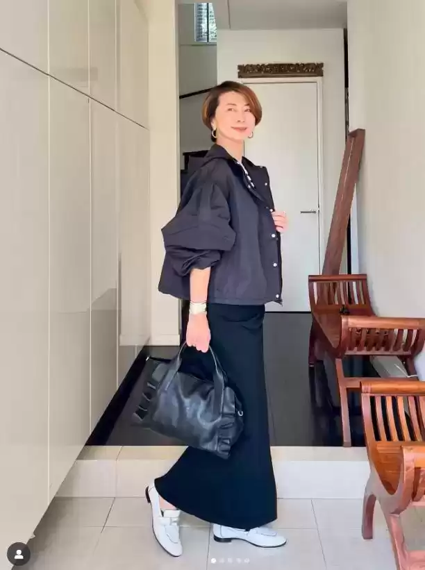 日本女人穿衣搭配 才发现日本主妇穿衣口诀：穿简不穿繁，少穿亮色，简单大方又耐看