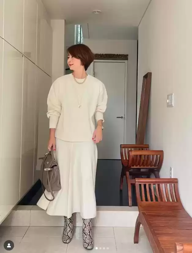 日本女人穿衣搭配 才发现日本主妇穿衣口诀：穿简不穿繁，少穿亮色，简单大方又耐看