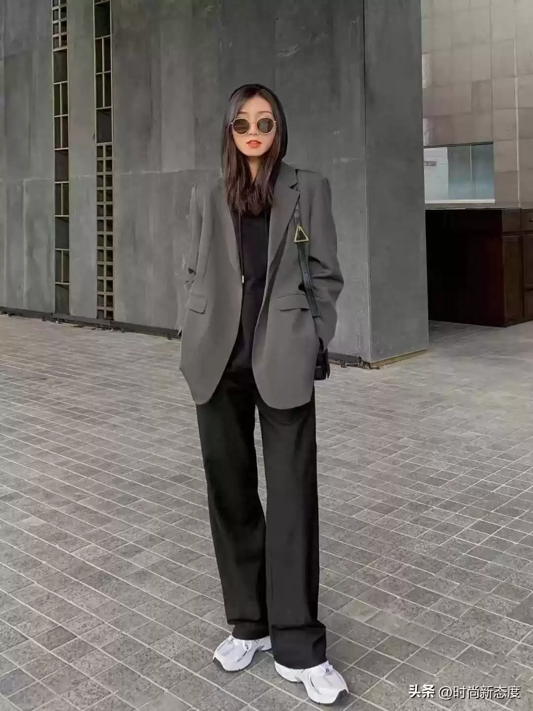 少女穿衣搭配 看上海女生的打扮，我悟了：穿衣不松垮，首饰不戴金，更高级得体