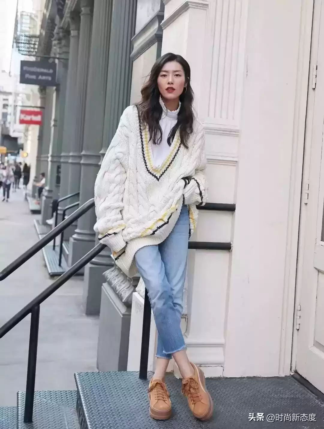 少女穿衣搭配 看上海女生的打扮，我悟了：穿衣不松垮，首饰不戴金，更高级得体