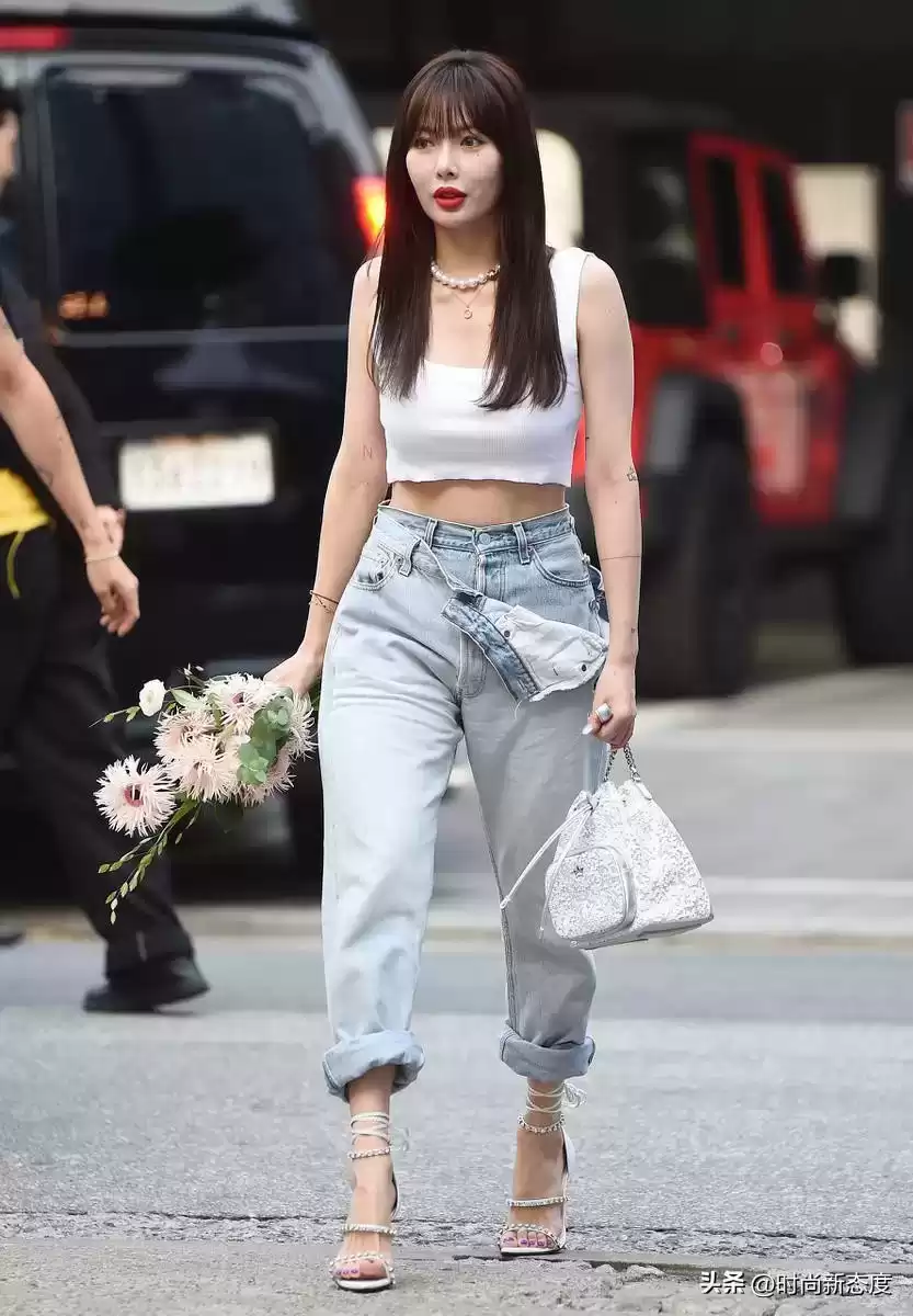 少女穿衣搭配 看上海女生的打扮，我悟了：穿衣不松垮，首饰不戴金，更高级得体