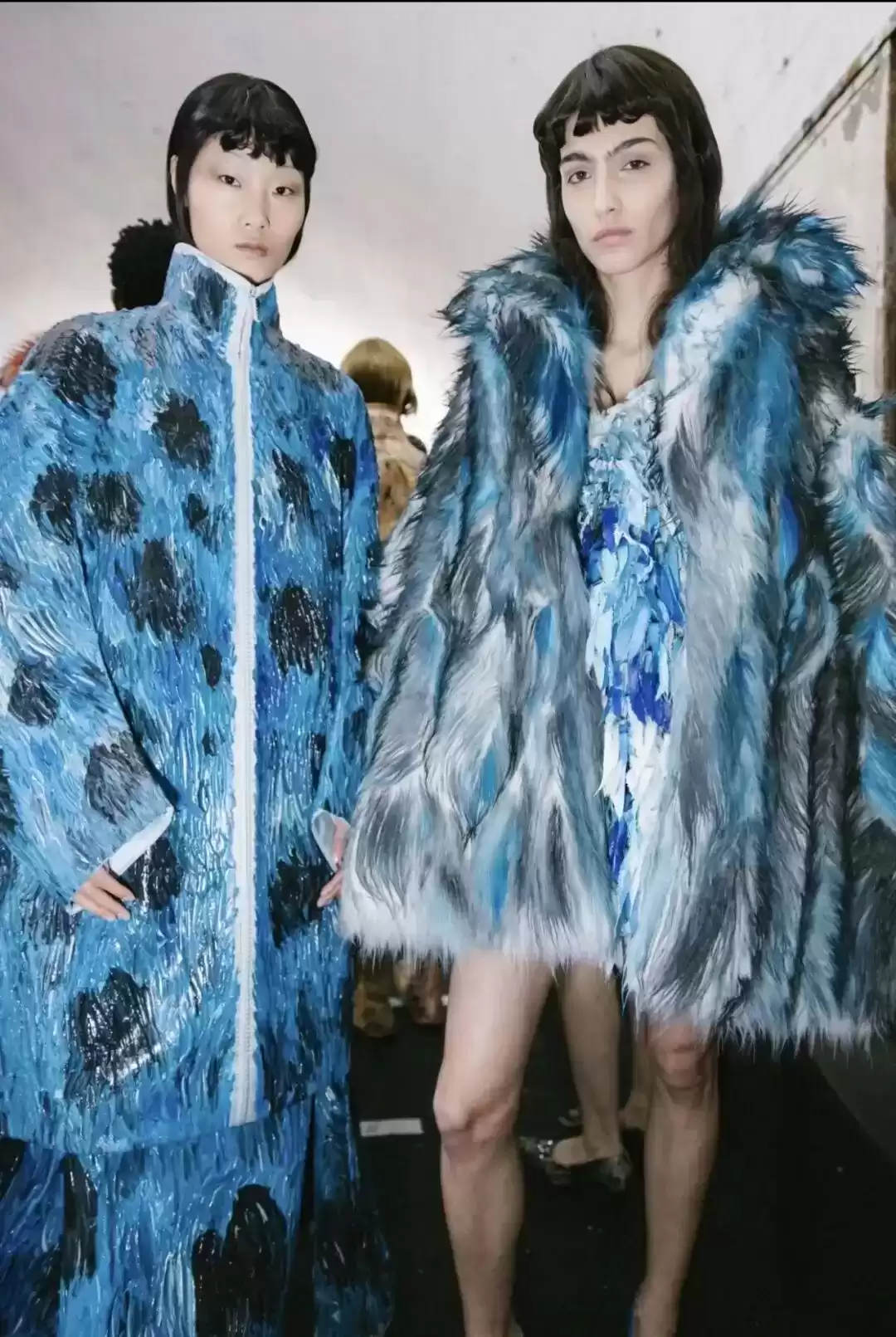 女生冬天穿衣搭配 要时髦也要保暖！女明星们的冬日杀手锏