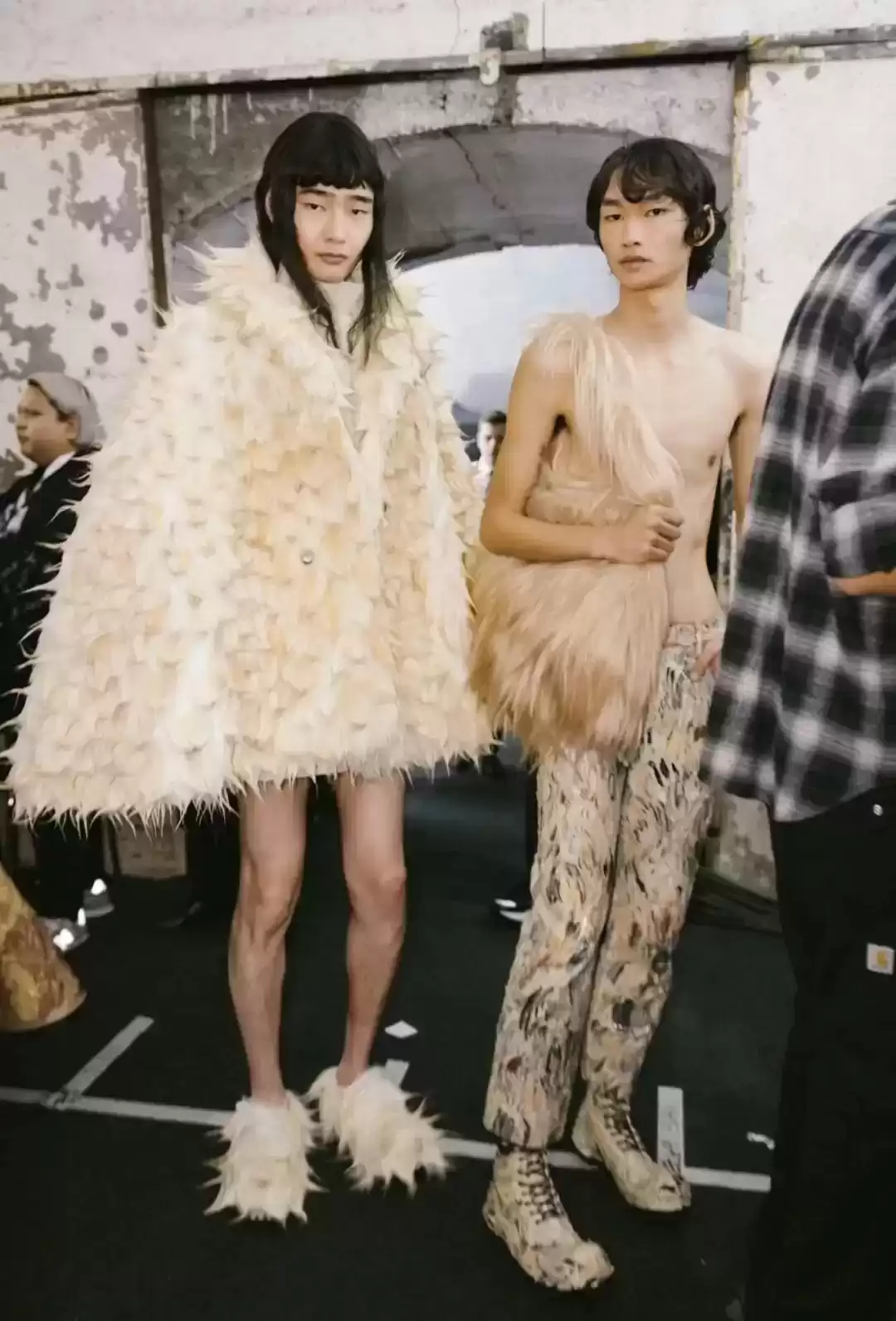 女生冬天穿衣搭配 要时髦也要保暖！女明星们的冬日杀手锏