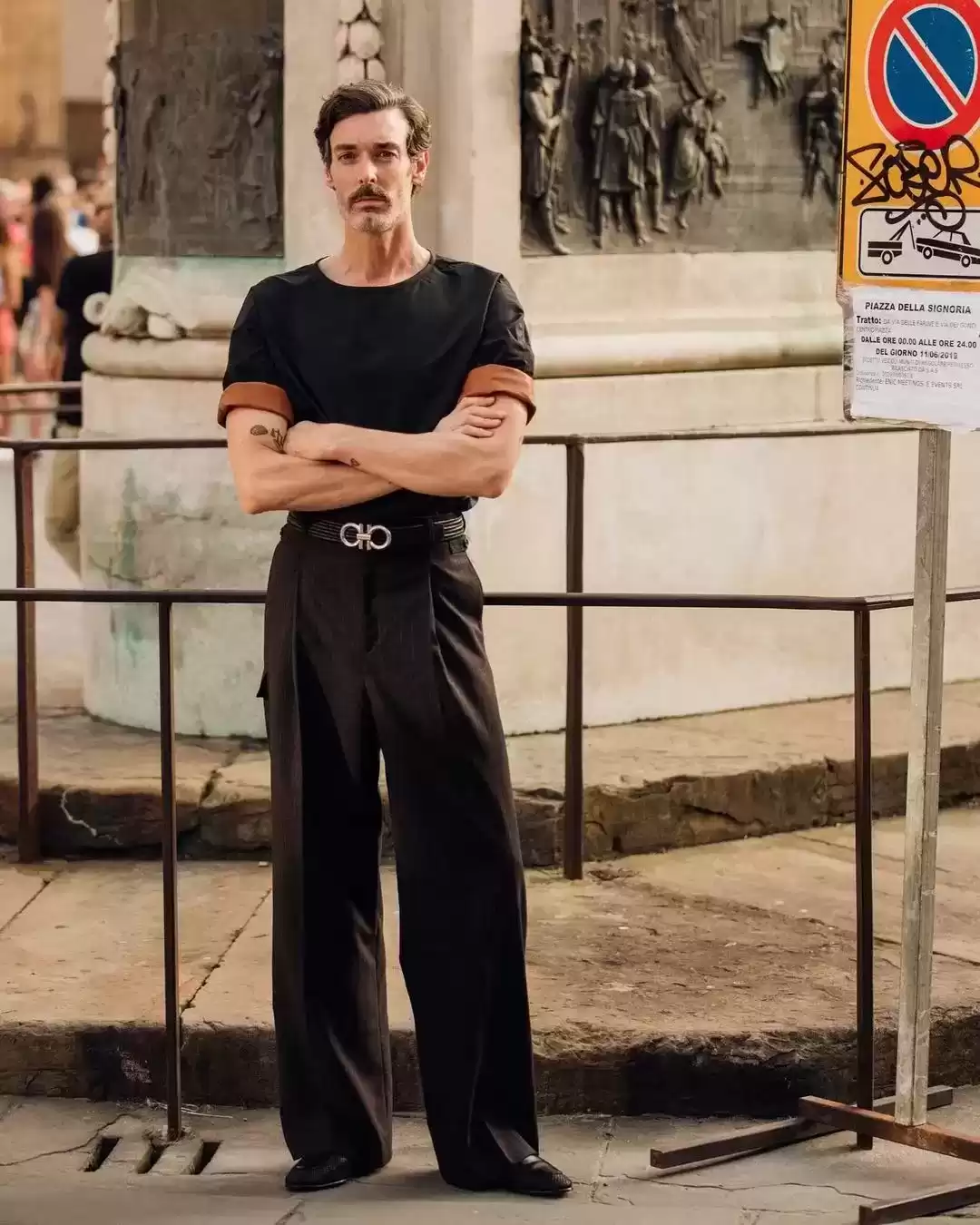 瘦人穿衣搭配终极指南：告别瘦弱印象，打造自信造型