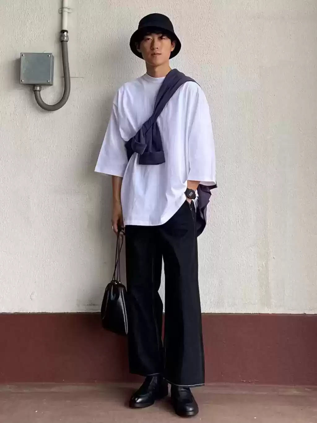 瘦人穿衣搭配终极指南：告别瘦弱印象，打造自信造型