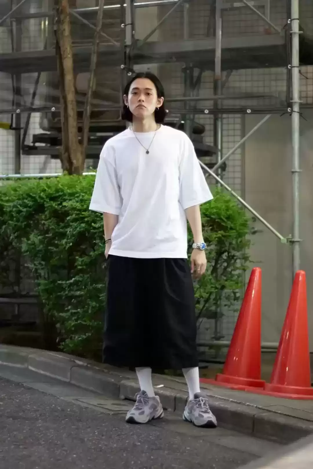 瘦人穿衣搭配终极指南：告别瘦弱印象，打造自信造型