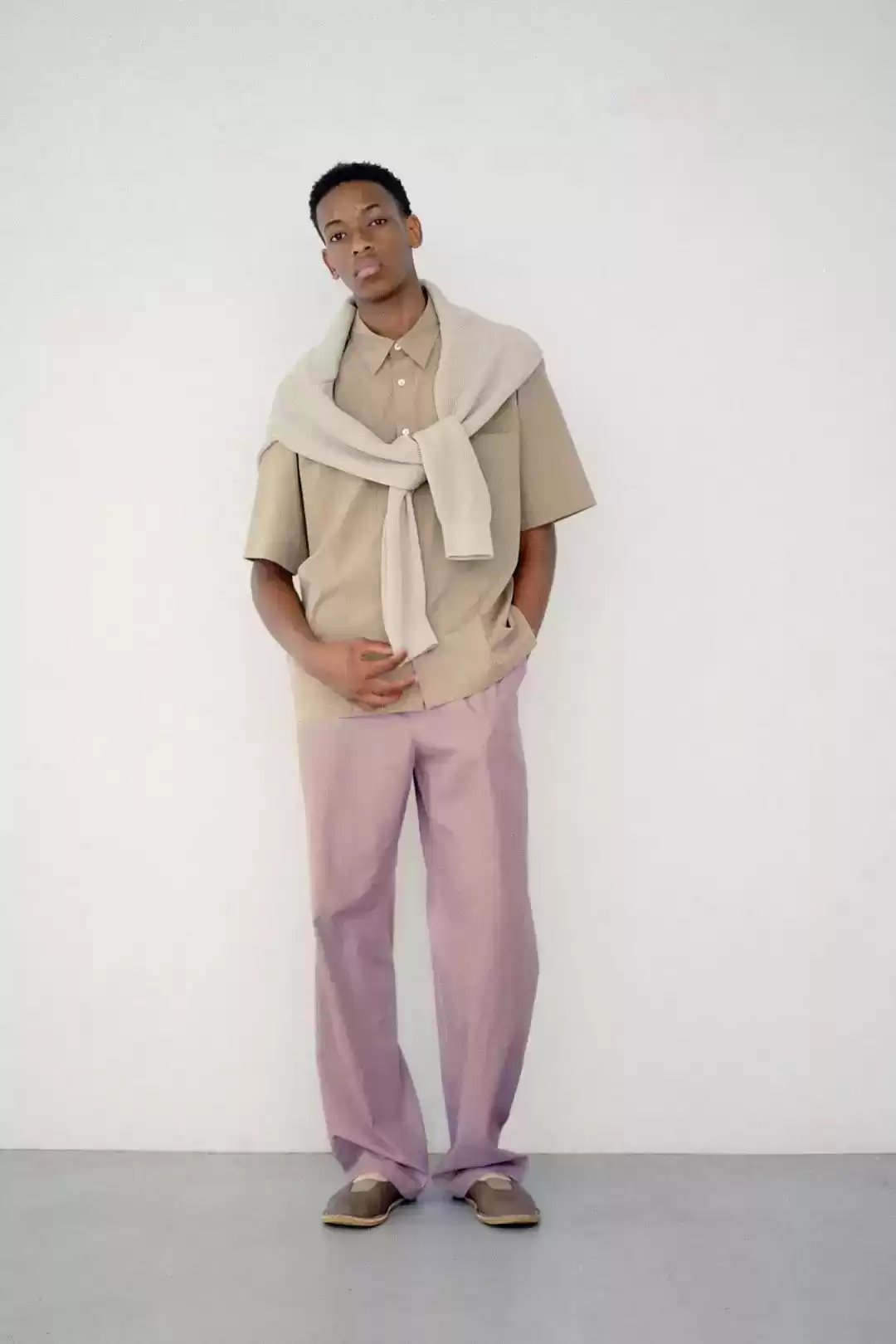 瘦人穿衣搭配终极指南:告别瘦弱印象,打造自信造型 瘦人穿衣搭配终极指南:告别瘦弱印象,打造自信造型