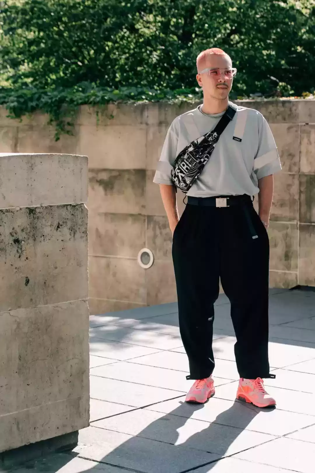 瘦人穿衣搭配终极指南:告别瘦弱印象,打造自信造型 瘦人穿衣搭配终极指南:告别瘦弱印象,打造自信造型