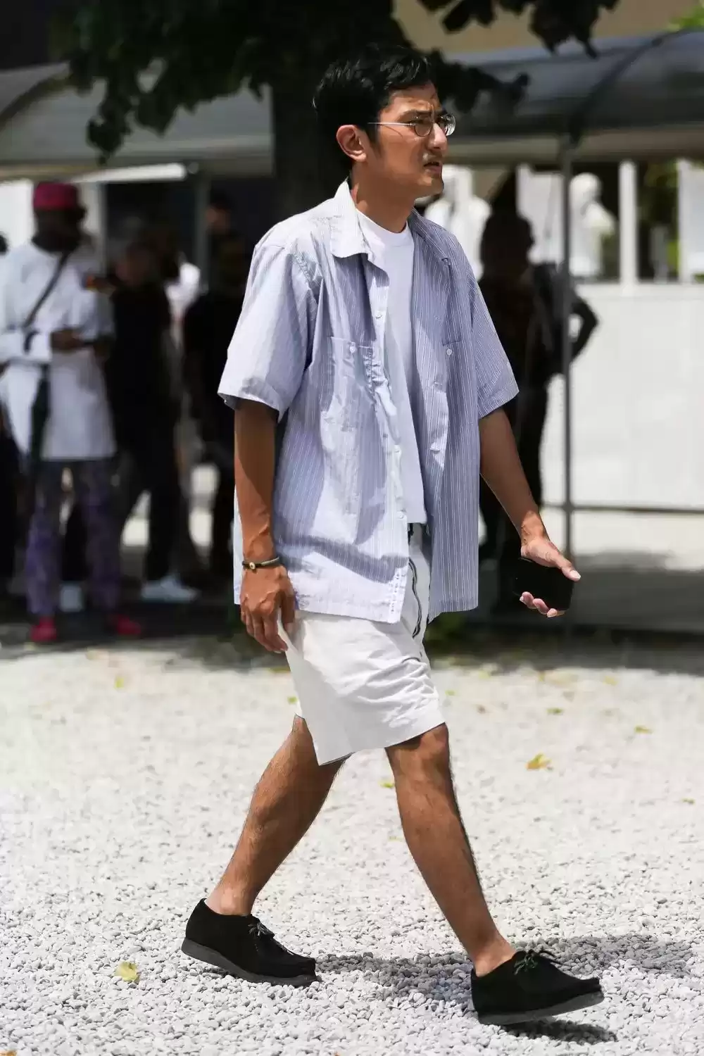 瘦人穿衣搭配终极指南:告别瘦弱印象,打造自信造型 瘦人穿衣搭配终极指南:告别瘦弱印象,打造自信造型