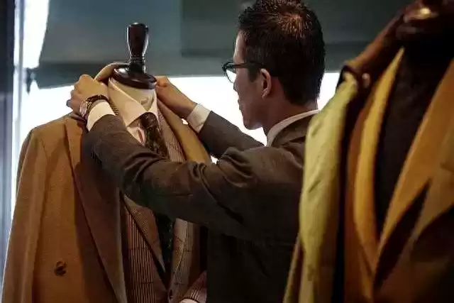 冬季男士穿搭必备：3款经典外套抗寒显高，通勤约会轻松驾驭