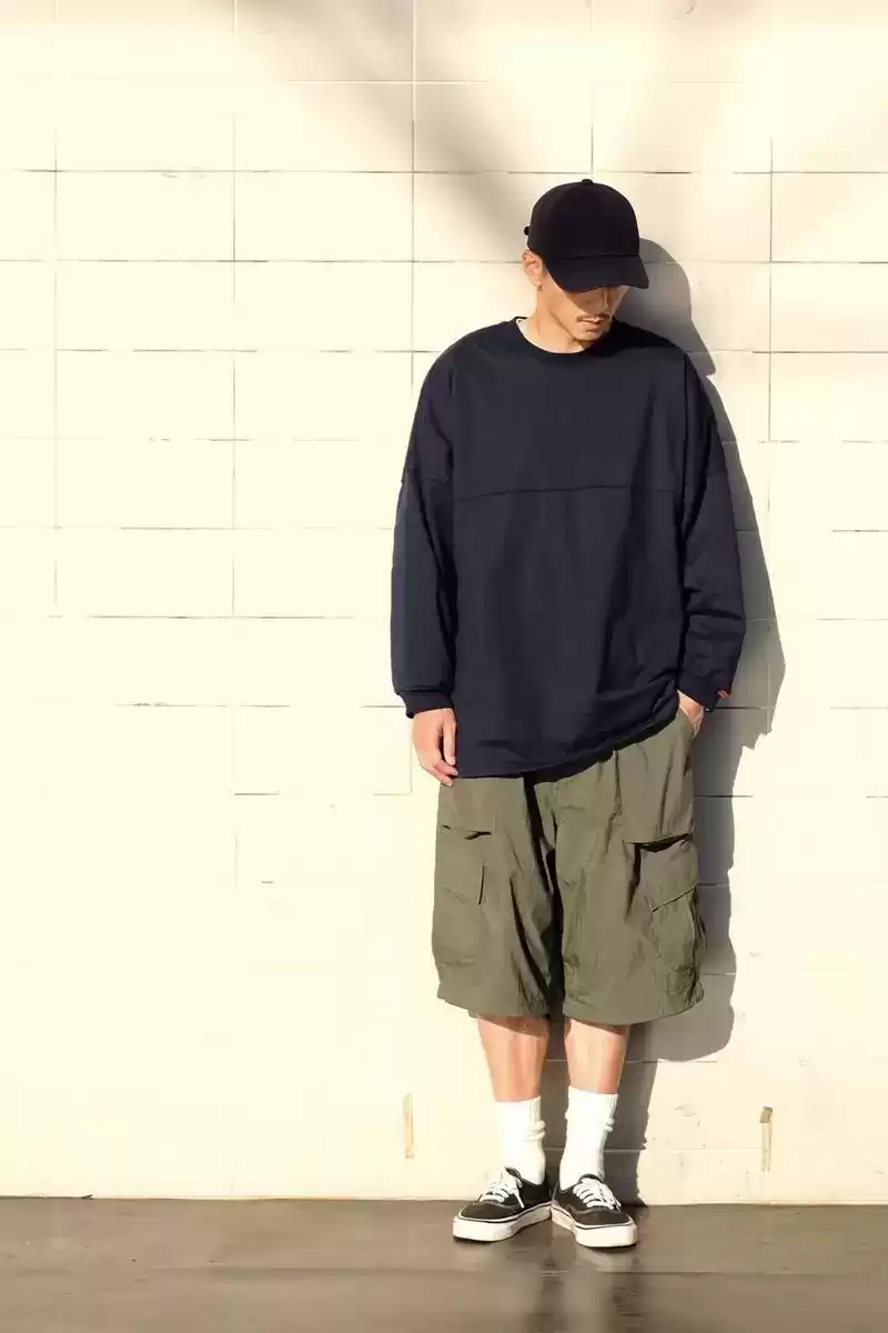 余文乐同款潮流：台湾博主Scott的简约穿搭解析