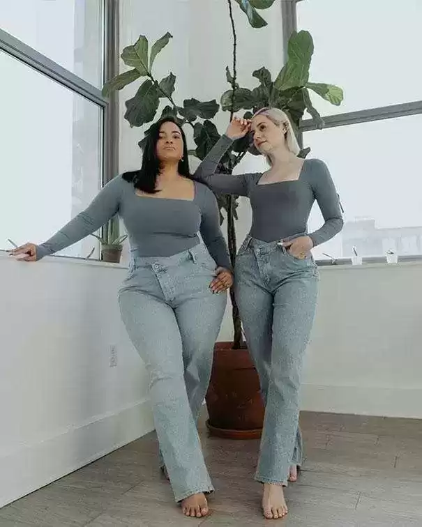 偏瘦女生穿衣搭配图 微胖女人穿衣宽松点好还是修身点好？知道这2个关键方能优雅大方