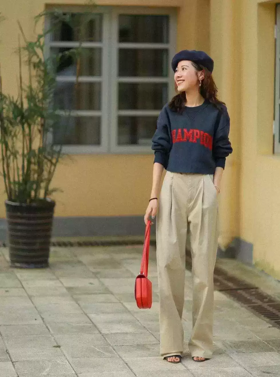 偏瘦女生穿衣搭配图 微胖女人穿衣宽松点好还是修身点好？知道这2个关键方能优雅大方