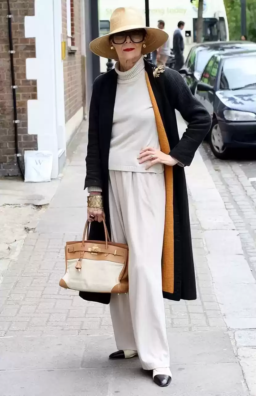 五种体型穿衣搭配 等你老了，远离“大锅乱炖”穿搭，气质穿搭从来都是越简单越高级