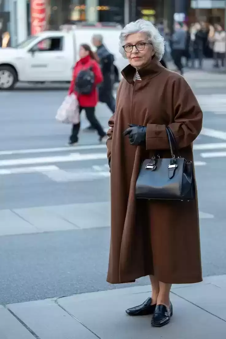 五种体型穿衣搭配 等你老了，远离“大锅乱炖”穿搭，气质穿搭从来都是越简单越高级