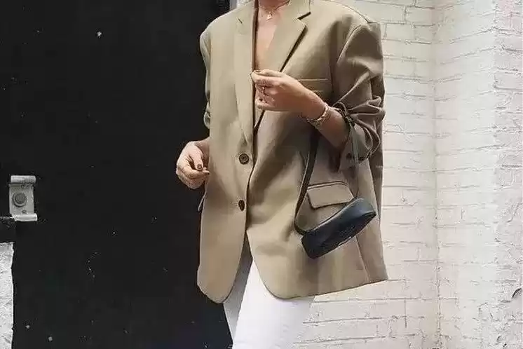 腿短女生穿搭秘籍：腰粗腿短体型差完美解决方案