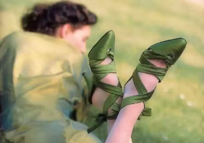 暑天通勤穿搭宝典:14套搭配让你清爽上班一整天!