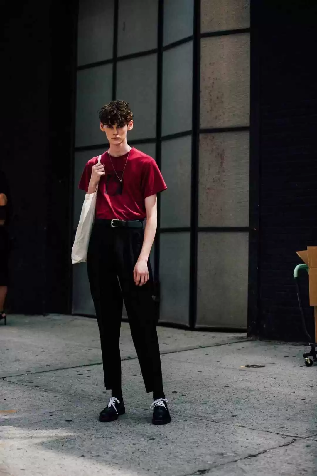 瘦子穿衣搭配秘籍：告别“弱鸡”形象，穿出自信魅力！