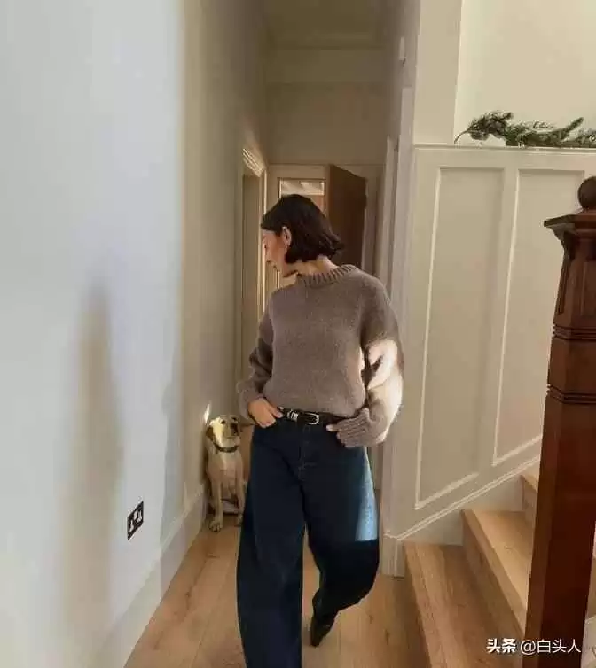 秋冬弯刀裤穿搭秘籍:胯宽腿粗隐形术,百搭时髦超简单