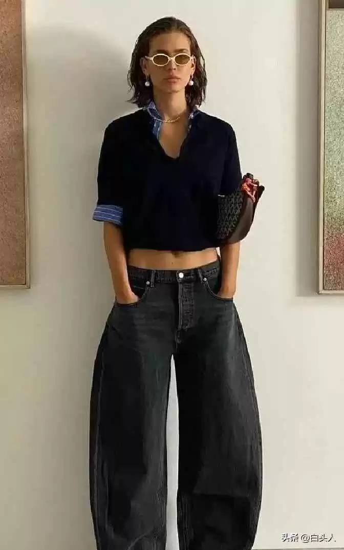 秋冬弯刀裤穿搭秘籍:胯宽腿粗隐形术,百搭时髦超简单
