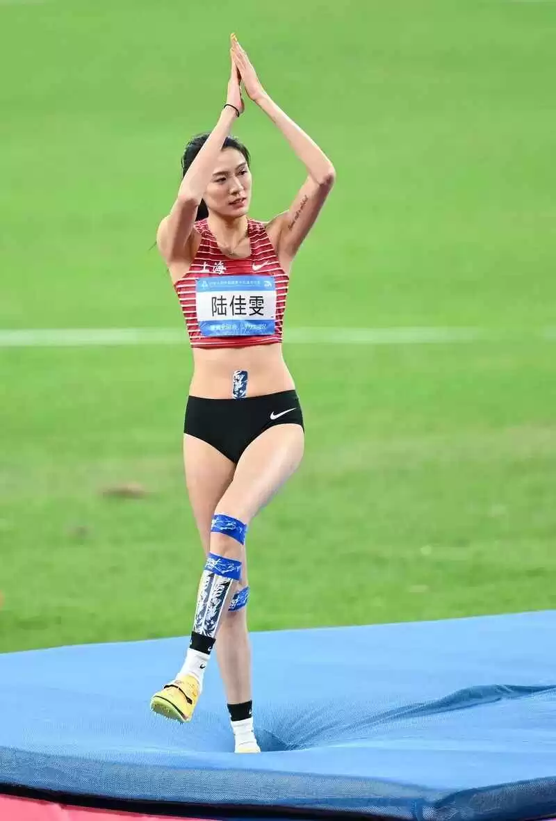 陆佳雯全运会跳高风采:颜值与实力并存的女子跳高女神