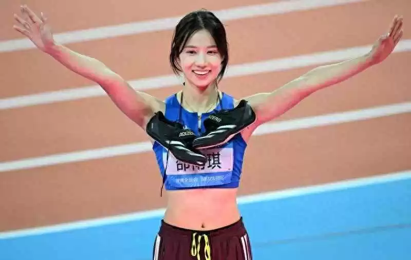 陆佳雯全运会跳高风采:颜值与实力并存的女子跳高女神 陆佳雯全运会跳高风采:颜值与实力并存的女子跳高女神