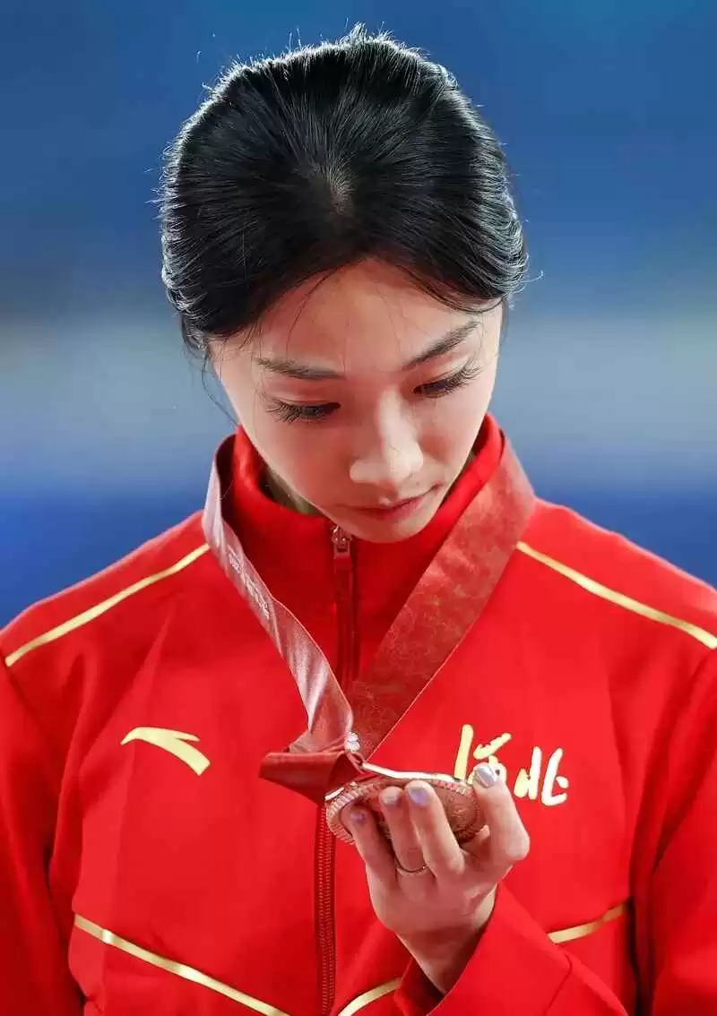 陆佳雯全运会跳高风采:颜值与实力并存的女子跳高女神