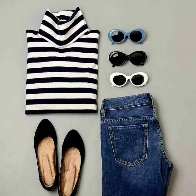 国庆长假旅行穿搭攻略:减龄休闲风,时髦出行不踩雷