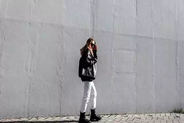 国庆长假旅行穿搭攻略:减龄休闲风,时髦出行不踩雷