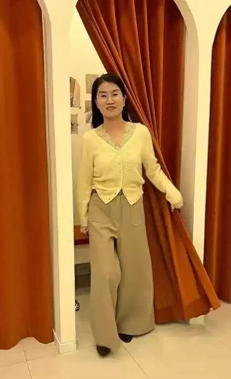 银川时尚穿搭秘籍:宁夏牧飒二姐燕燕的吸睛造型,网友狂赞模特级水准! 银川时尚穿搭秘籍:宁夏牧飒二姐燕燕的吸睛造型,网友狂赞模特级水准!