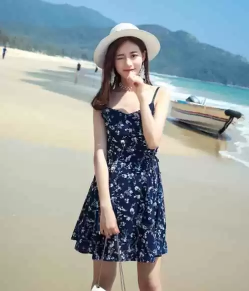 秋水季节海边旅游穿搭指南:女生拍照上镜全攻略